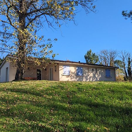 Etang Vallier Resort Brossac Bagian luar foto