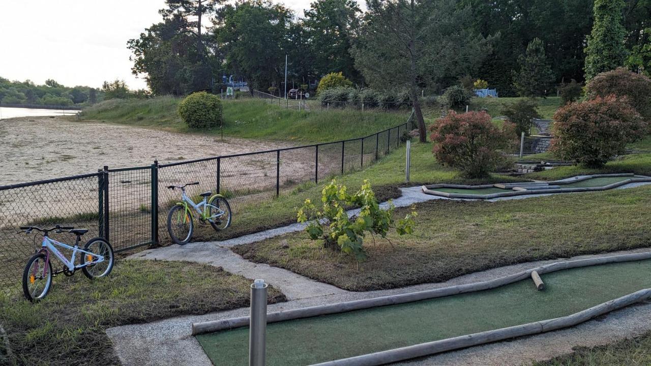 Etang Vallier Resort Brossac Bagian luar foto