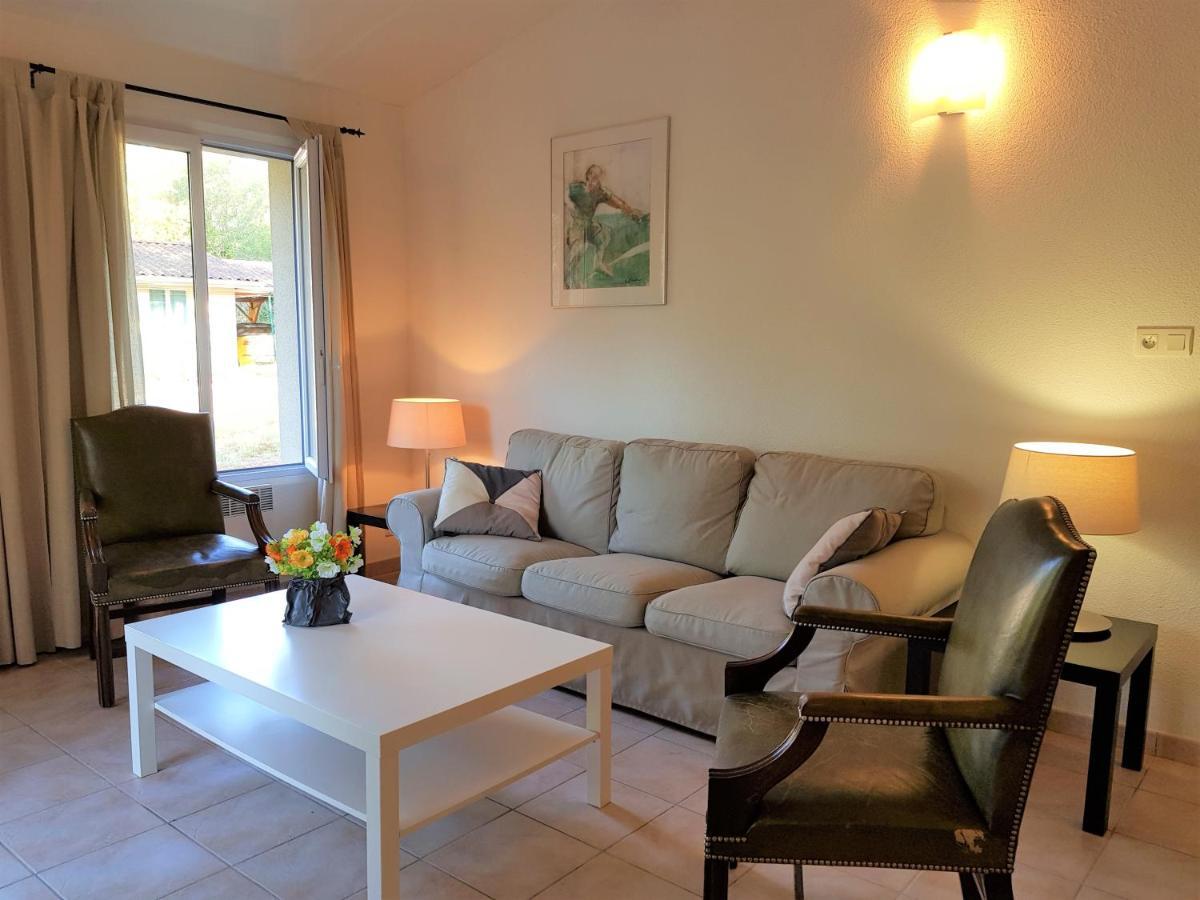 Etang Vallier Resort Brossac Bagian luar foto