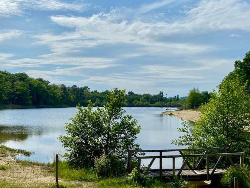 Etang Vallier Resort Brossac Bagian luar foto