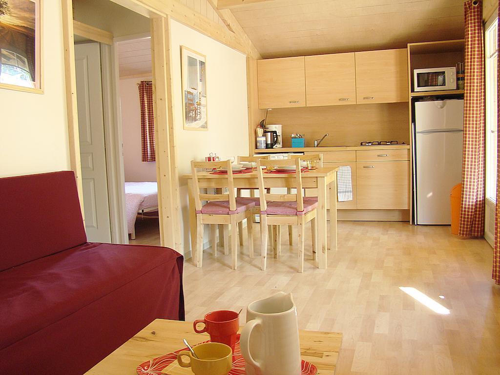 Etang Vallier Resort Brossac Ruang foto